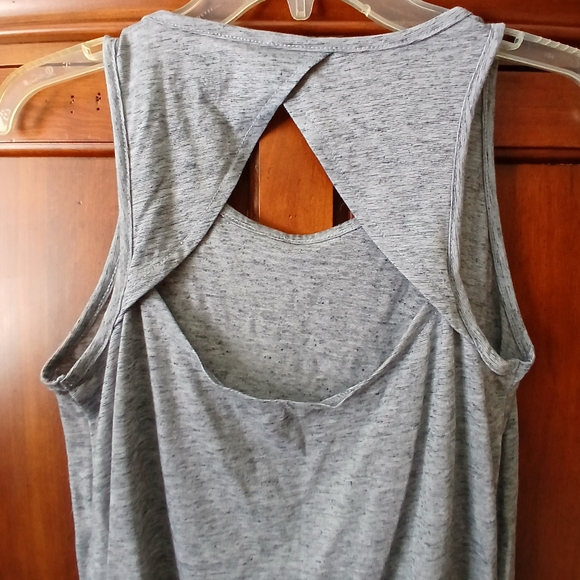 💙SO gray tank top 💙 - Picture 3 of 5